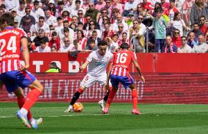 开云体育网址-西媒：塞维利亚边锋巴尔加斯腿筋受伤，预计伤缺4-6周&amp;赛季报销