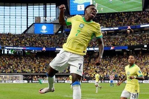 维尼修斯梅开 萨维奥处子球 巴西4比1大胜巴拉圭