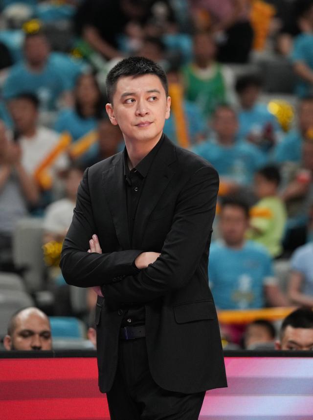 开云体育app-杨鸣：不敢说建立王朝 但这次夺冠的压力最大